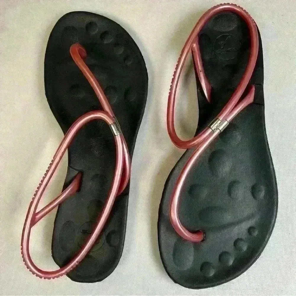 Goóc Lotus - Eco Sandal - 100% Rubber Sole - Made in Brazil Sz 5.5 new and fun
